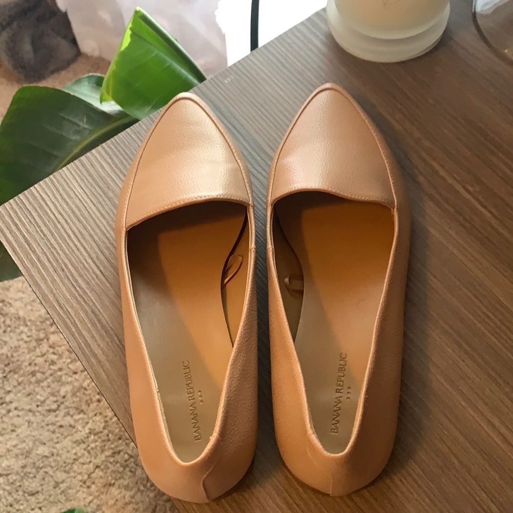 COPY - Nude Banana Republic Flats